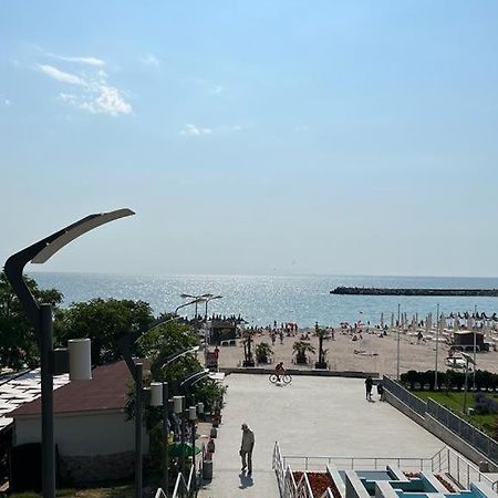 Central Apartment Mangalia Bagian luar foto